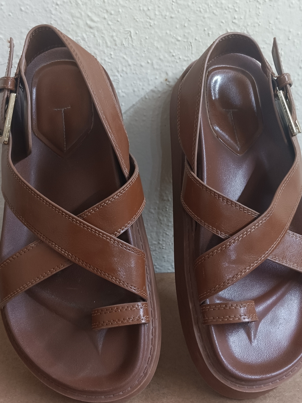 Zara Tan Brown Leather Crossover Buckle Sandals - Picture 3 of 8